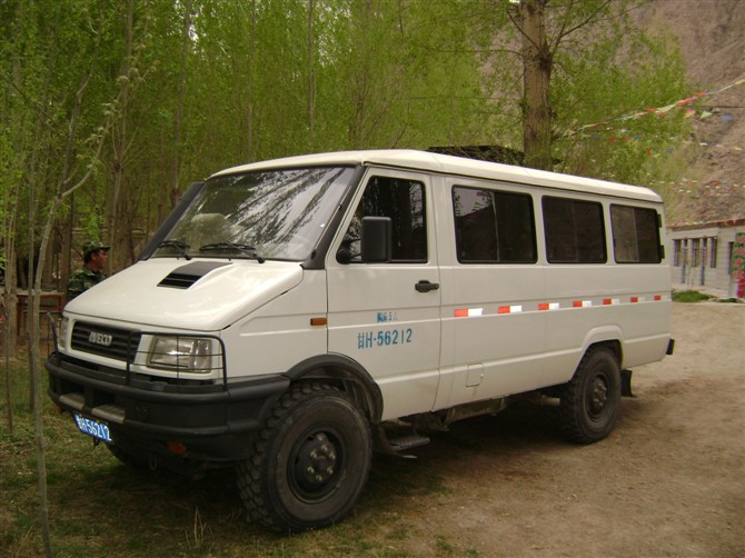 綜合測(cè)井車(chē).jpg 綜合測(cè)井車(chē).jpg